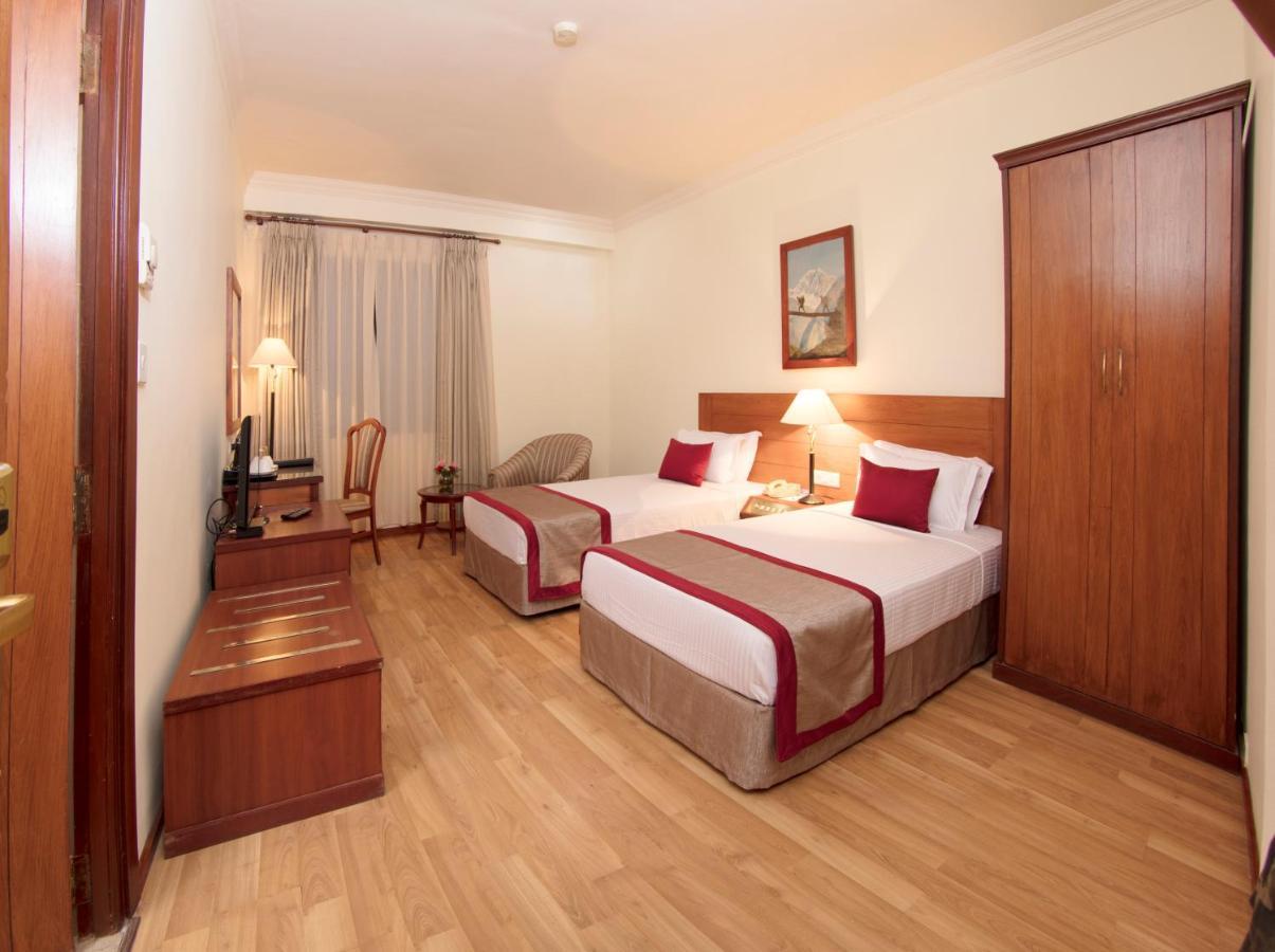 Royal Singi Hotel Катманду Екстер'єр фото