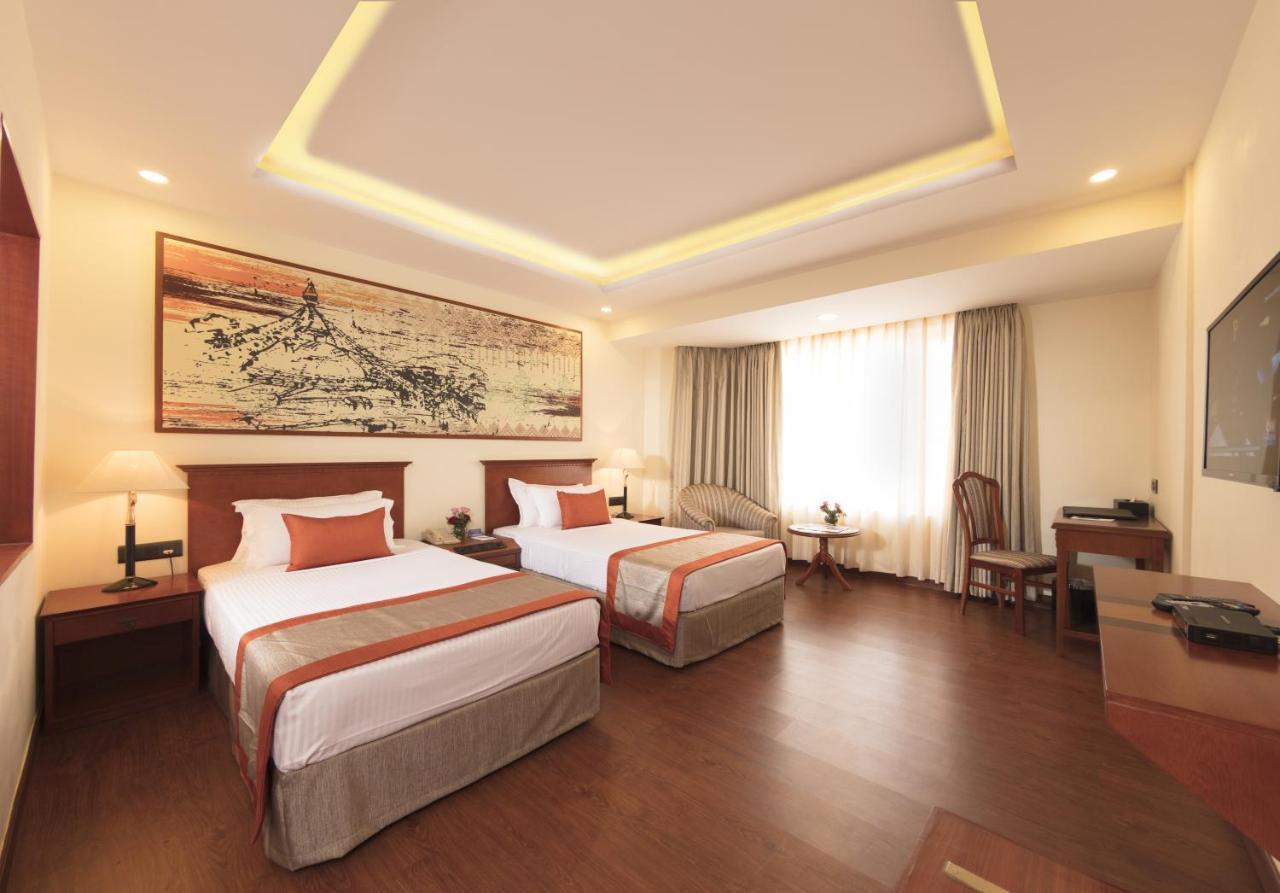 Royal Singi Hotel Катманду Екстер'єр фото